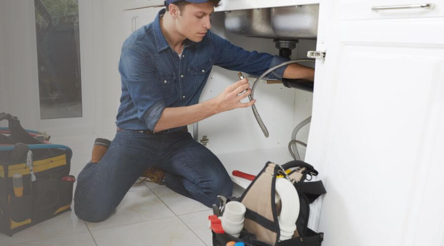 Expert burst pipe repair services in Leiter, WY